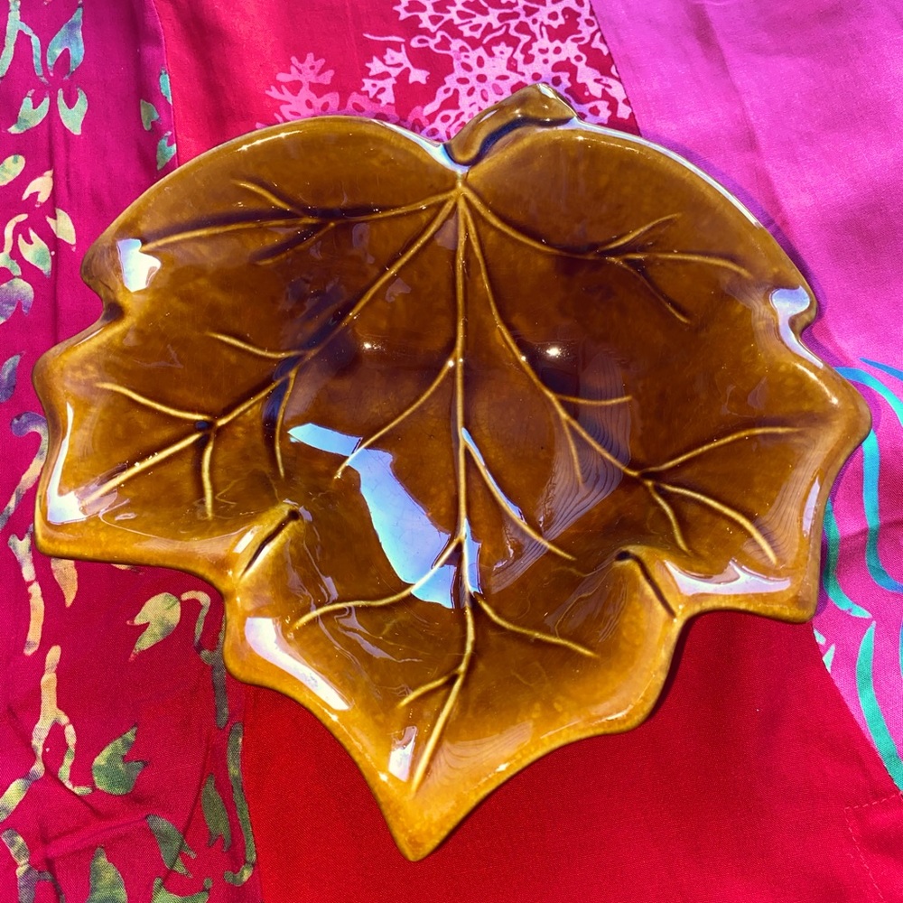 🍁Glazed Ceramic Fall Maple Leaf Dish